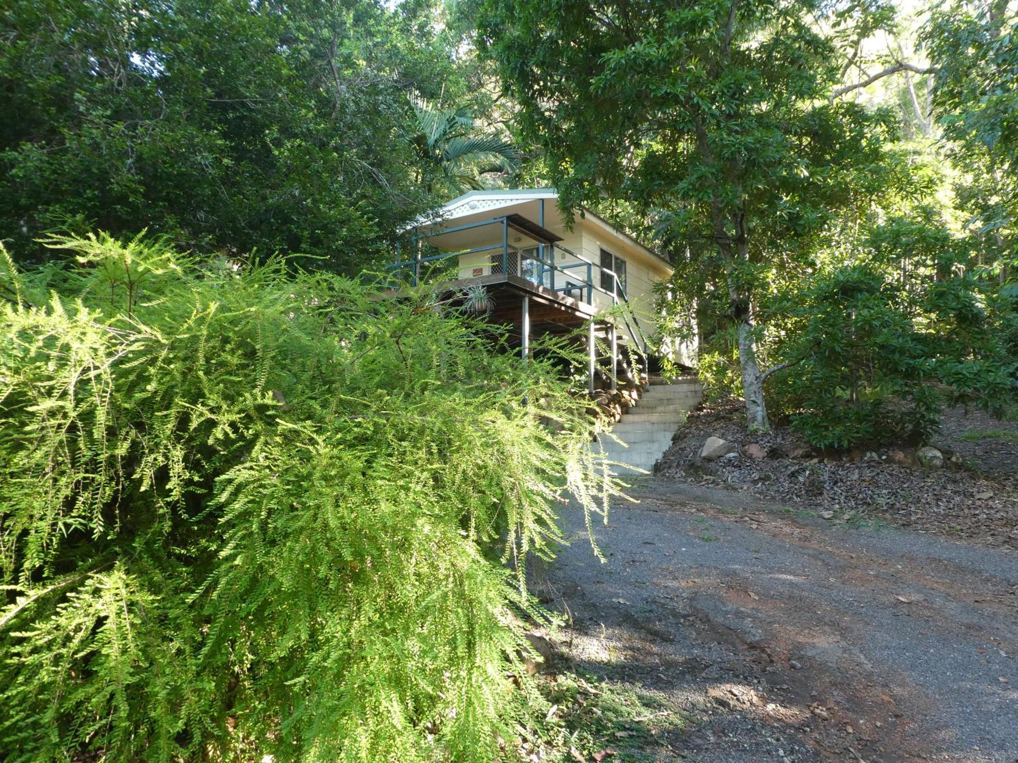 Vista Hinchinbrook Aparthotel Cardwell Exterior photo